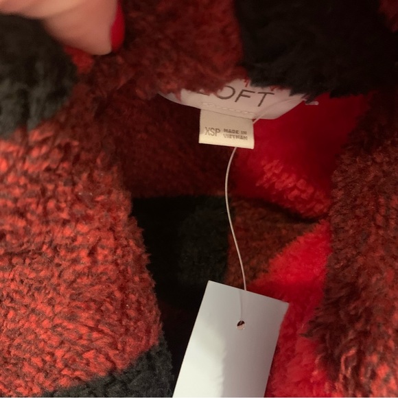 The Loft | NWT Petite Buffalo Plaid Mock Neck Sherpa Top XS - Picture 4 of 8